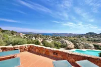 COTTAGE SMERALDA -5pax w/private jacuzzi terrace and shared Pool Seaview - piscina