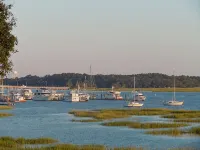 Cottage/Tiny House Living Accommodation in Beaufort for Cost-conscious Traveler - balcony