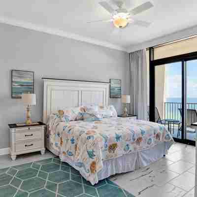 Direct Beachfront Condo Waterslide-Lazy River-Splash Pad-Walk to Restaurants Rooms