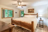 New Renovated Bathrooms! 3Br Mountain Home Near Smoky Mtns, Game Room + Fire Pit - 발코니