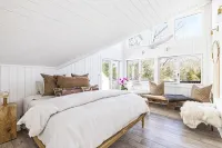Iconic  Charles Moore Springs home with dock and our home is pet-friendly - Villas