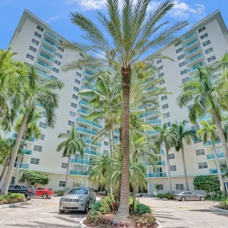 Luxe Hollywood Beachfront Condo