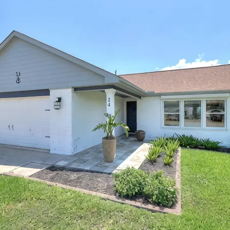 Key Allegro Coastal Serenity! Private Hot Tub! Walking distance to Ocean!