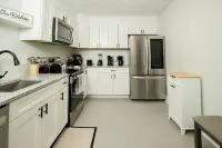 Spacious 3 Bedroom  2 Full Bathroom  Newly Renovated Apartment - 3-Star