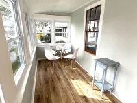 Adorable beach house - 5 min walk to private beach Hotels in Wareham