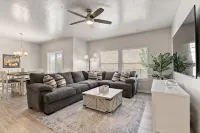 Comfy “Idahome” just minutes from downtown Eagle. A perfect 3BR family gem!