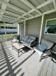 "Lost Crab", beautiful 3BR, big yard, private dock - Homestays