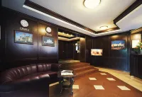 Berlin Hotel - 駐車場