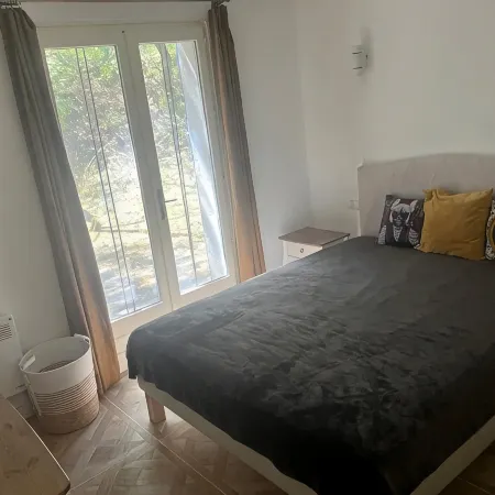Lauris Villa Paradis sur un Grand Park de 1, 5 Hectars en Retrait de la Route