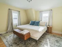 Tufts 4BD/2BA - 5.MIN to Harvard&Boston / Free Parking / Walk to Subway Hotels in Somerville