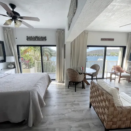 Villa East - Panoramic waterfront view - Best location