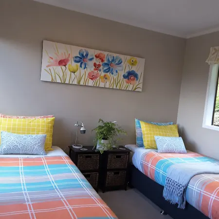 Stunning sea views-private-fully equipped-spotless