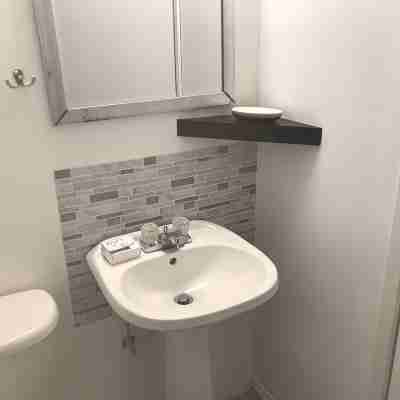 Spacious one bedroom suite Rooms