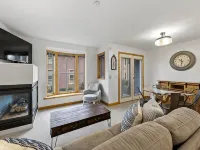 Central Location, Ski in/Ski Out, Private Hot Tub Hotels in Sun Peaks