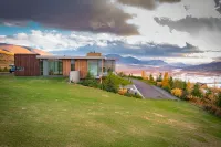 Exclusive villa opposite Akureyri - Villas