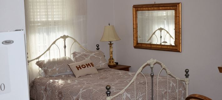Loft Mckinney is an upstairs studio efficiency apartment seven blocks from Hotels in McKinney