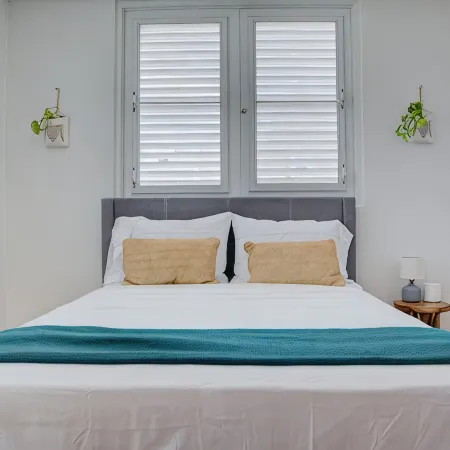 Casa Diez · Beachsteps Townhouse w/Pool- Seven Seas
