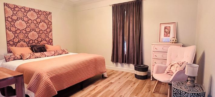 Downtown Brick-Rome Retreat, 2 Bedroom/2Bathroom and 2 Sleeper Sofas Hotels in Rome