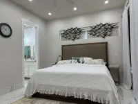 Luxe Pool-Side 6-Bed Villa in Naples Minutes to Vanderbilt Beach and Mercato! - balcony