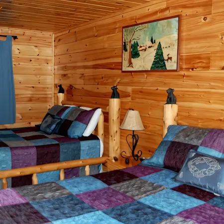 Spacious 4Br Cabin Near Dollywood – Hot Tub, Game Room & Stunning Mountain Views