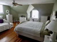 Amazing Location. Jackson St with Pool.  Featured on #Staycation. - Balcony
