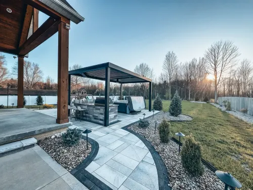 Feral Woods - Tranquil Private Getaway - 4-Star
