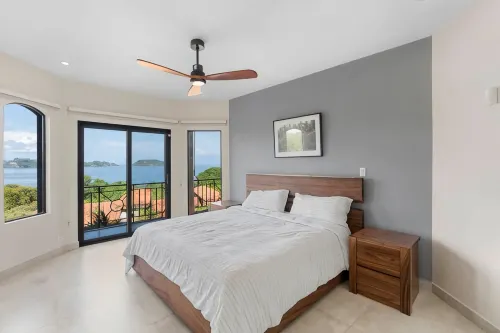 Stylish Villa with Brand-New Furniture, Panoramic Ocean Views, and Infinity Swimming Pool & Hot Tub - Apartments