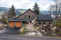 Gorge Panorama - Short Walk to Downtown Mosier, Near Hood River - 4-Sterne
