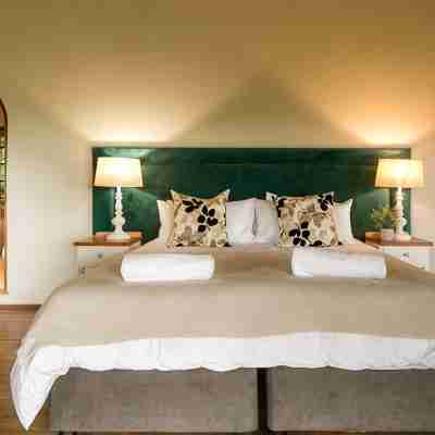 Crestwood Rooms