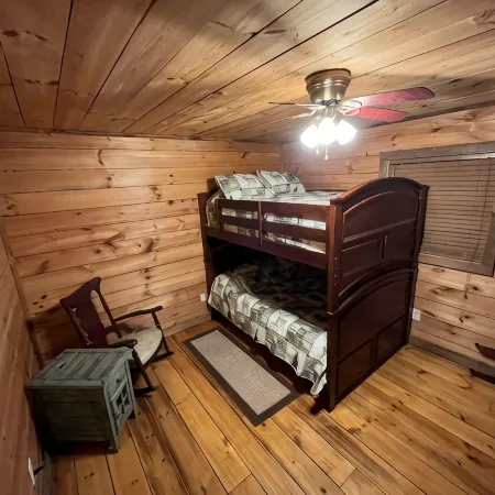 C & D’s Cozy Cabin