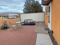 Charming 2-bedroom casita with WiFi, AC in fabulous Albuquerque, New Mexico - บังกะโล