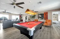 Beachfront Villa with Heated Pool Mini Golf Fire Pit and Spacex Views - 4-Sterne