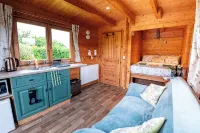 New Cosy Lodge - Self Contained In Rural Location - homestay