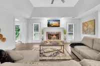 Exclusive Hanover Retreat Near Mall of GA - Bungalows