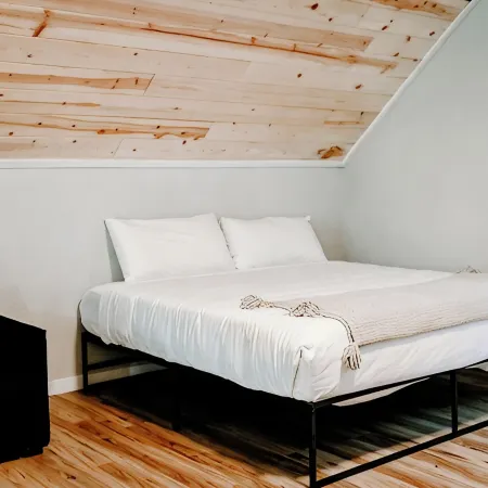 Lou's Lodge