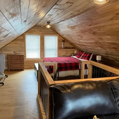 Forest Side Solar Powered Cabin with Nature Trails