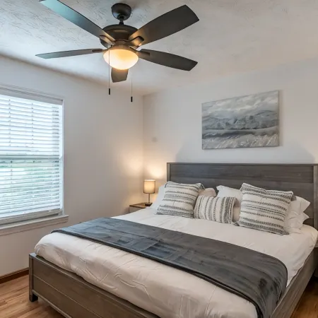 Fun 3 Bedroom Home with Gameroom near Ark!!