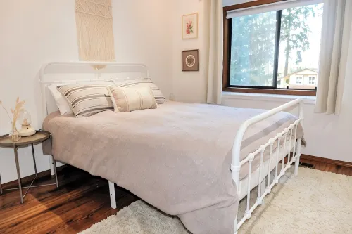 Charming 4-bedroom family home in Beaverton with AC, fitness room, WiFi - 2 ดาว
