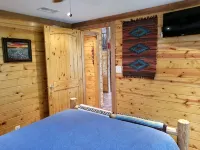 Stoney Porch Guest Cabin - Nestled in the Beautiful Texas Hill Country - Chalets