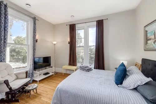 Historic 10 Bedroom 6 Bath Victorian ~ 2 Blocks to Cathedral ~ Hidden Arcade - balcony