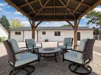 5 Br Charming Home Near Temple/Suu with Game Room - บังกะโล