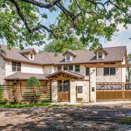 Amazing lakefront home with custom boat dock!
