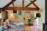 Charming Shropshire Cottage w/ Private Hot Tub, Ice Bath & BBQ - С тренажерным залом