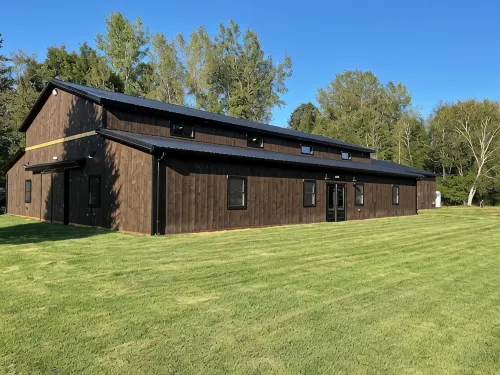 Log home on 17 Acres w/ Modern Amenities - near Frankenmuth - 3-Star