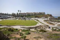 Oceanfront 3Bd Penthouse. Pool Spa Pickleball and a Short Walk to All! - WiFi