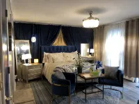 LUXURY WATERFRONT HOME w/PRIVATE BEACH w/BBQ PATIO - Wifi