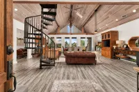 Luxury Barnhouse with 🔥HEATED🔥 Pool - Homestays