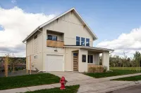 Luxury Stand Alone Condo, Minutes from Downtown Bozeman, Garage & Outdoor Patio - 4-نجوم