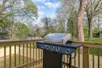 Modern 4-Bedroom Luxury Home Near Downtown Atlanta: No Cleaning Fees - บังกะโล