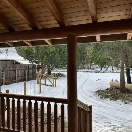 Cozy Log Cabin with private access to the Trinity River!